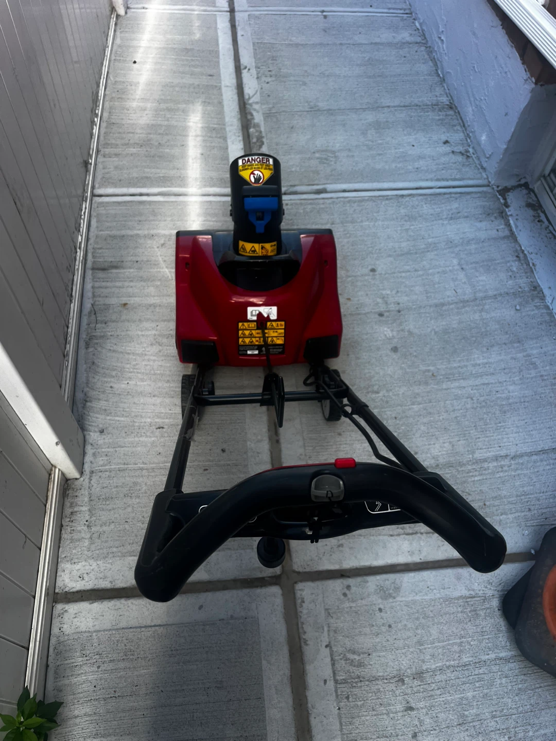 Toro Power Curve 18" Electric Snow Blower - photo 2