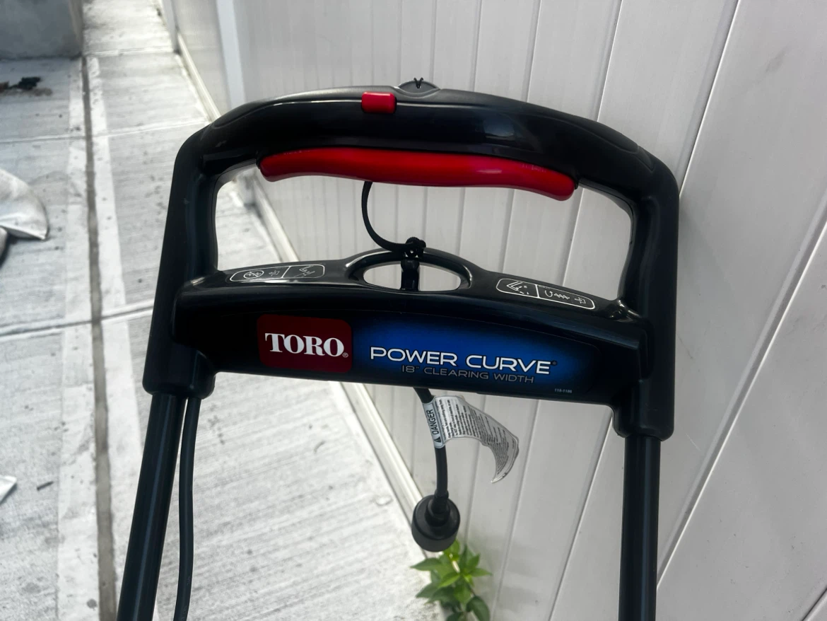 Toro Power Curve 18" Electric Snow Blower - photo 5