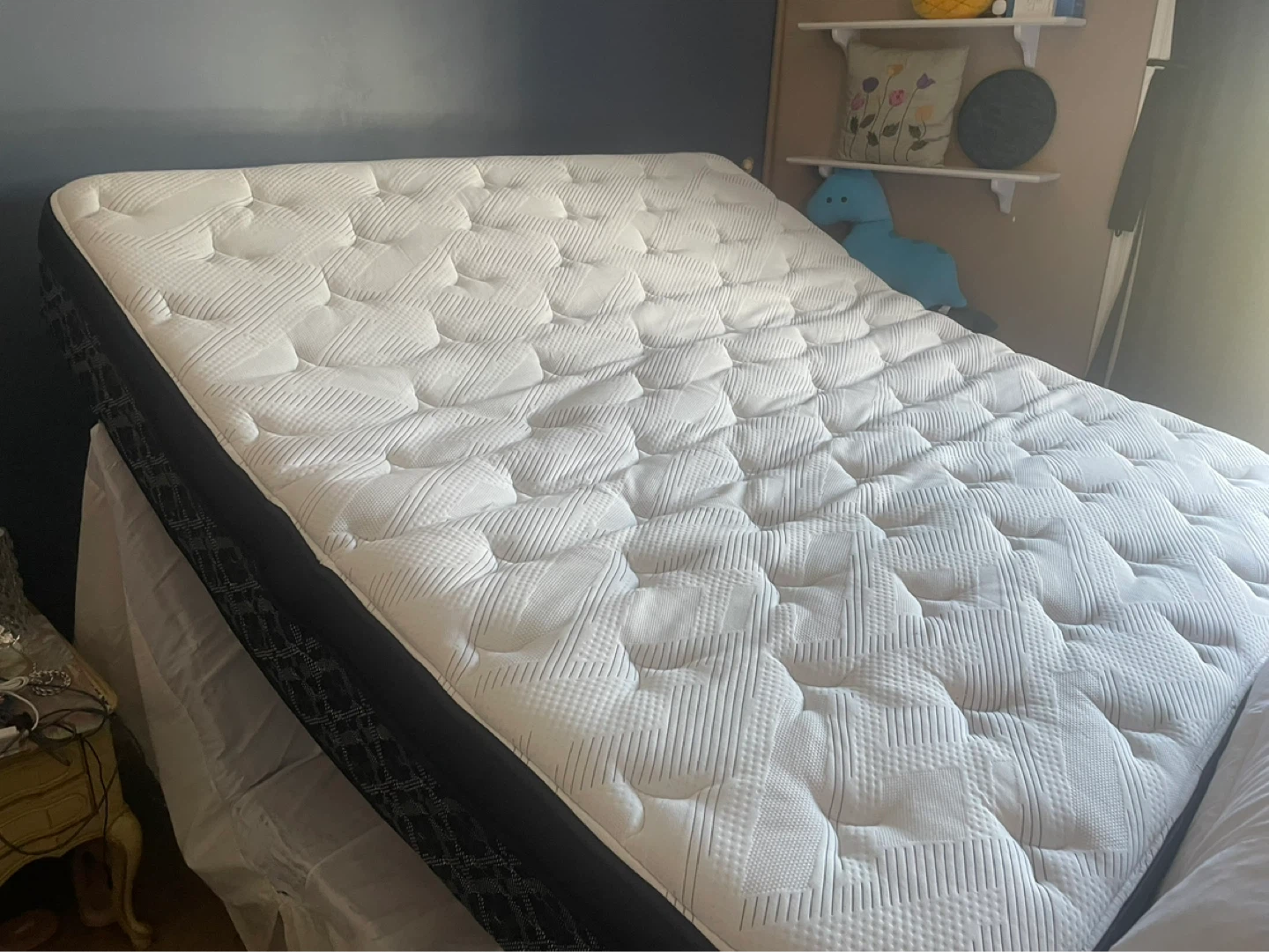 King Sized Mattress with Adjustable Bed Frame - photo 4