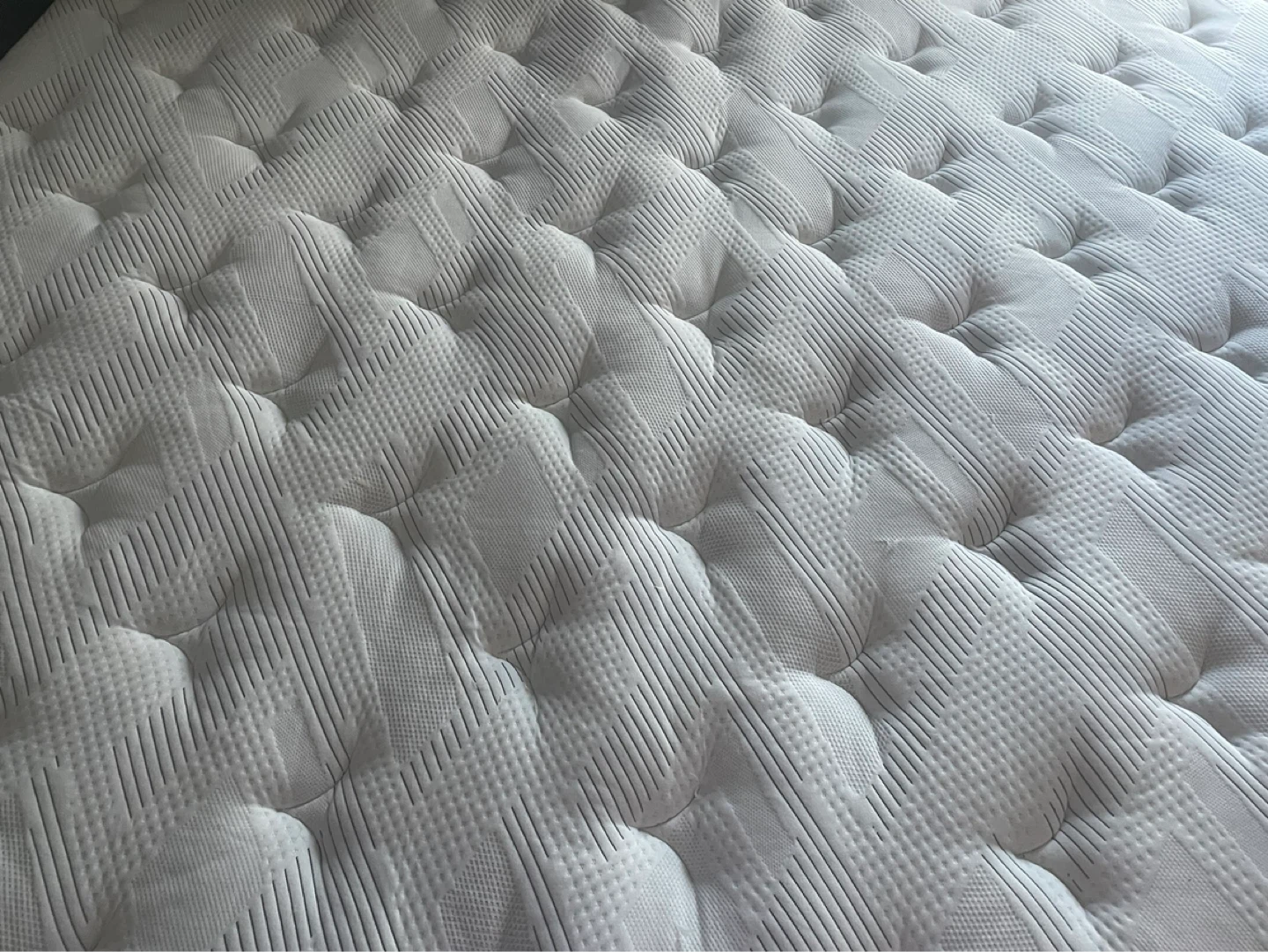 King Sized Mattress with Adjustable Bed Frame - photo 2