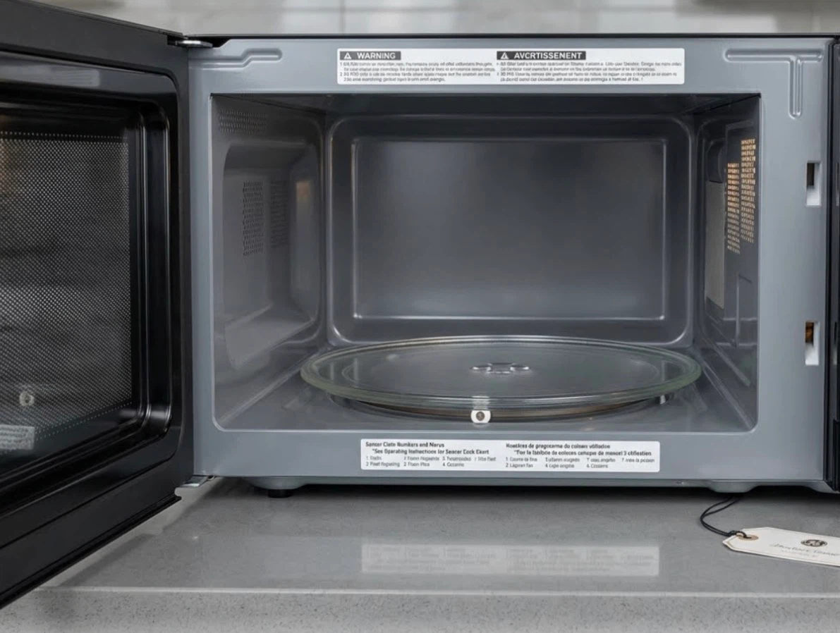 Panasonic Genius 1100W Microwave - photo 2