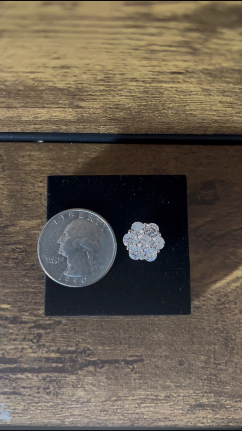 VVS1 Diamond Flower Stud Earrings - photo 2