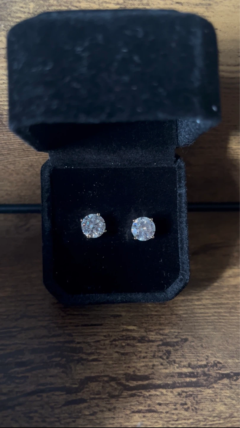 VVS1 Diamond Stud Earrings
