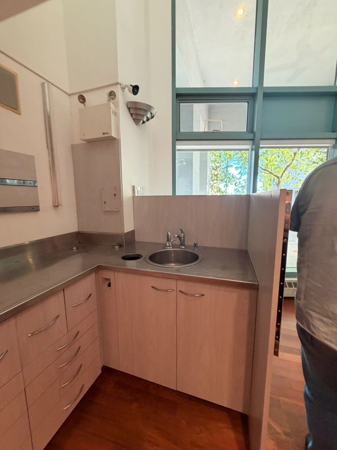 FREE Commercial Display Cabinets & Millwork - photo 3