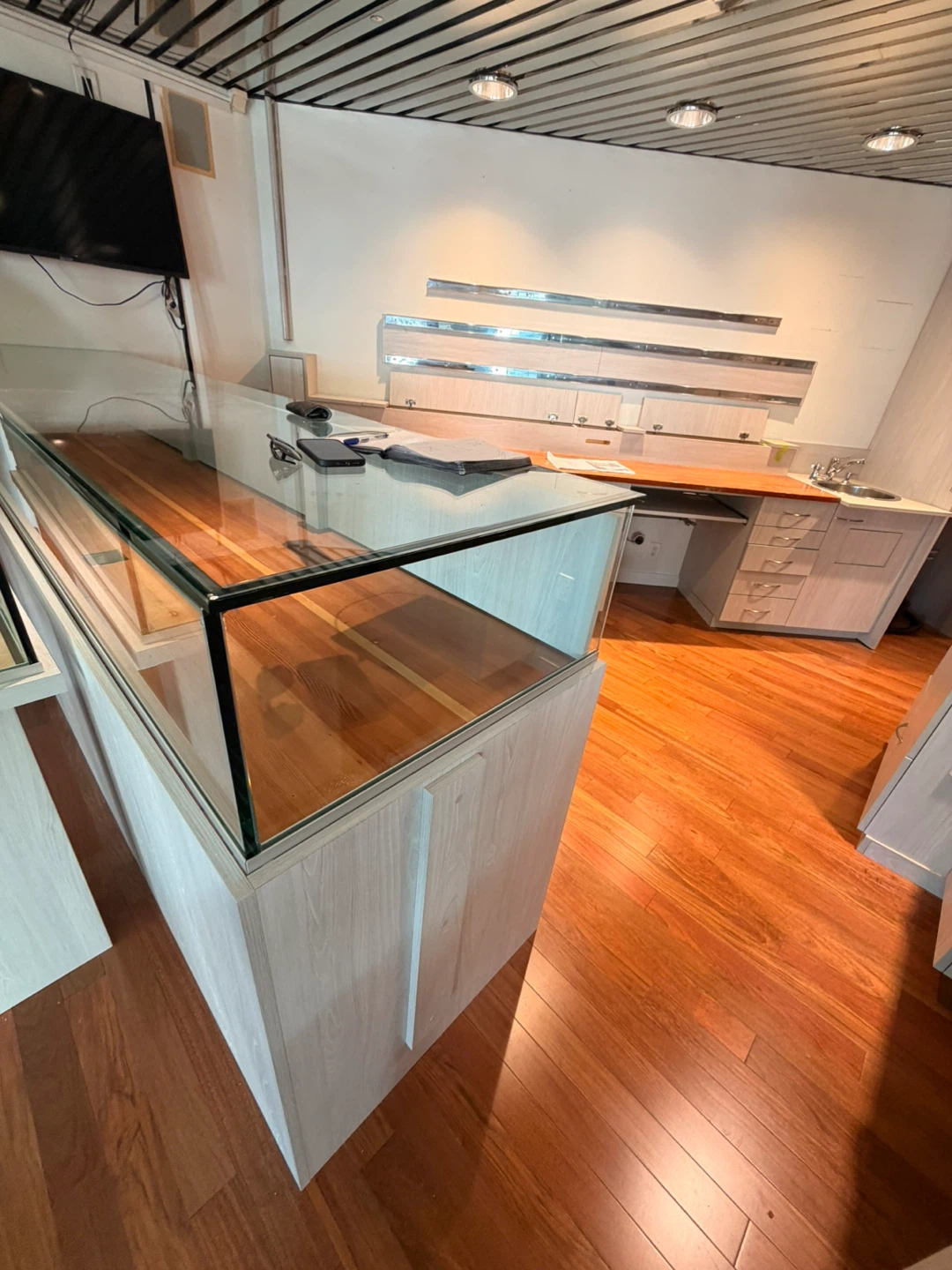 FREE Commercial Display Cabinets & Millwork - photo 5