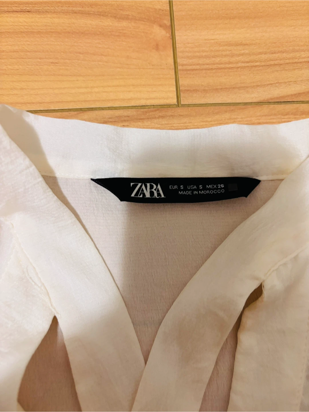 Zara Tie-Neck Pearl Button Blouse (Size S) Brand New - photo 3