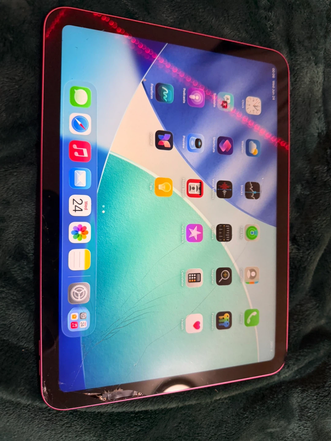 iPad 10th gen cracked screen 2022