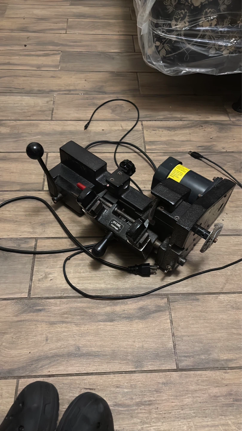 JXING RY200 Key Duplicator Machine - photo 4