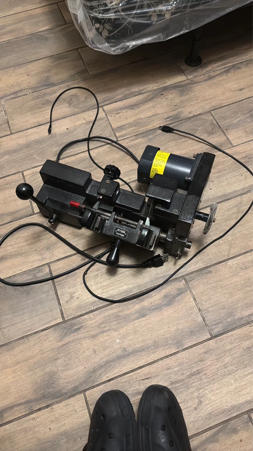 JXING RY200 Key Duplicator Machine - photo 3