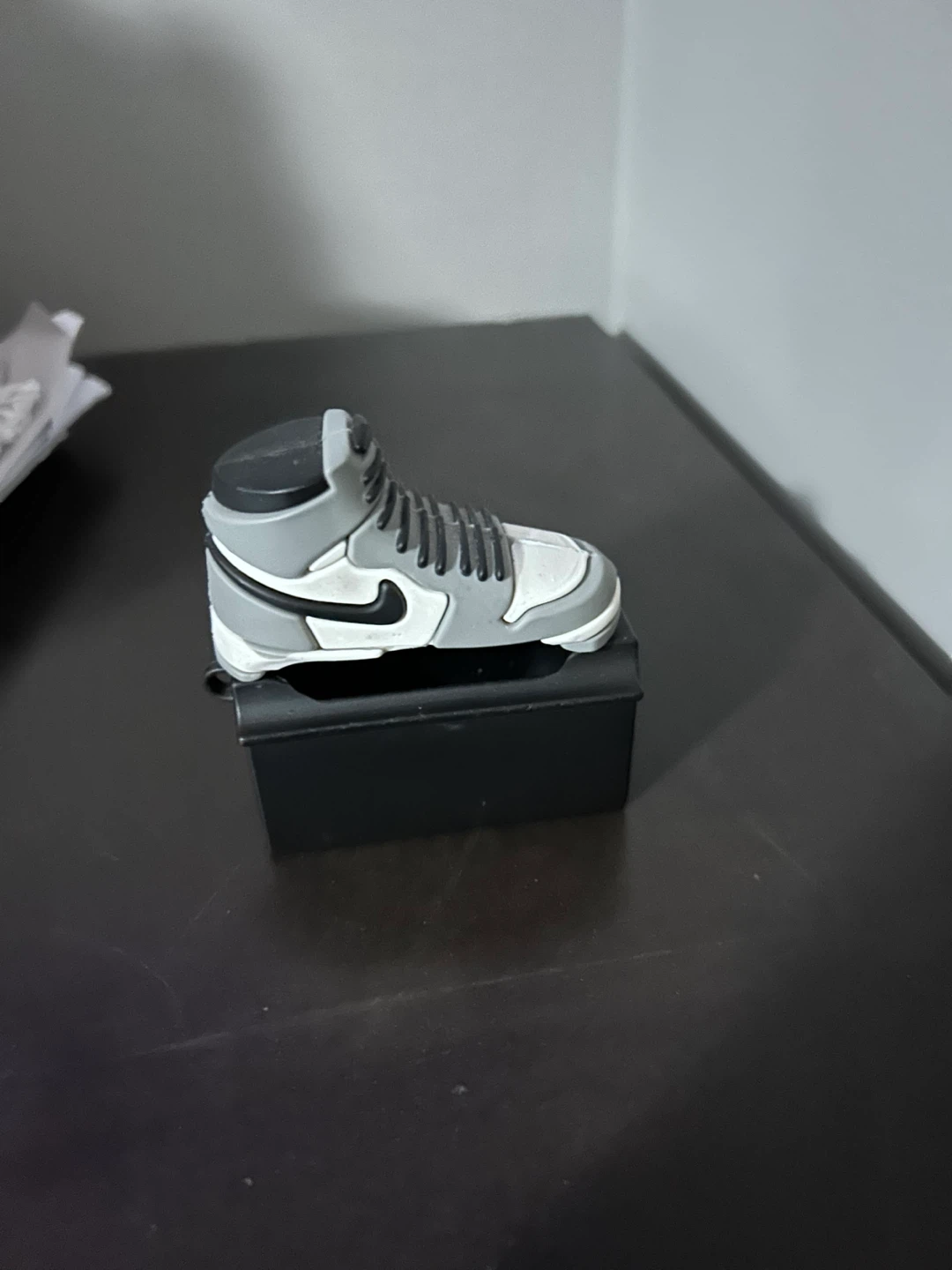 Nike Air Jordan 1 Sneaker Case - photo 3