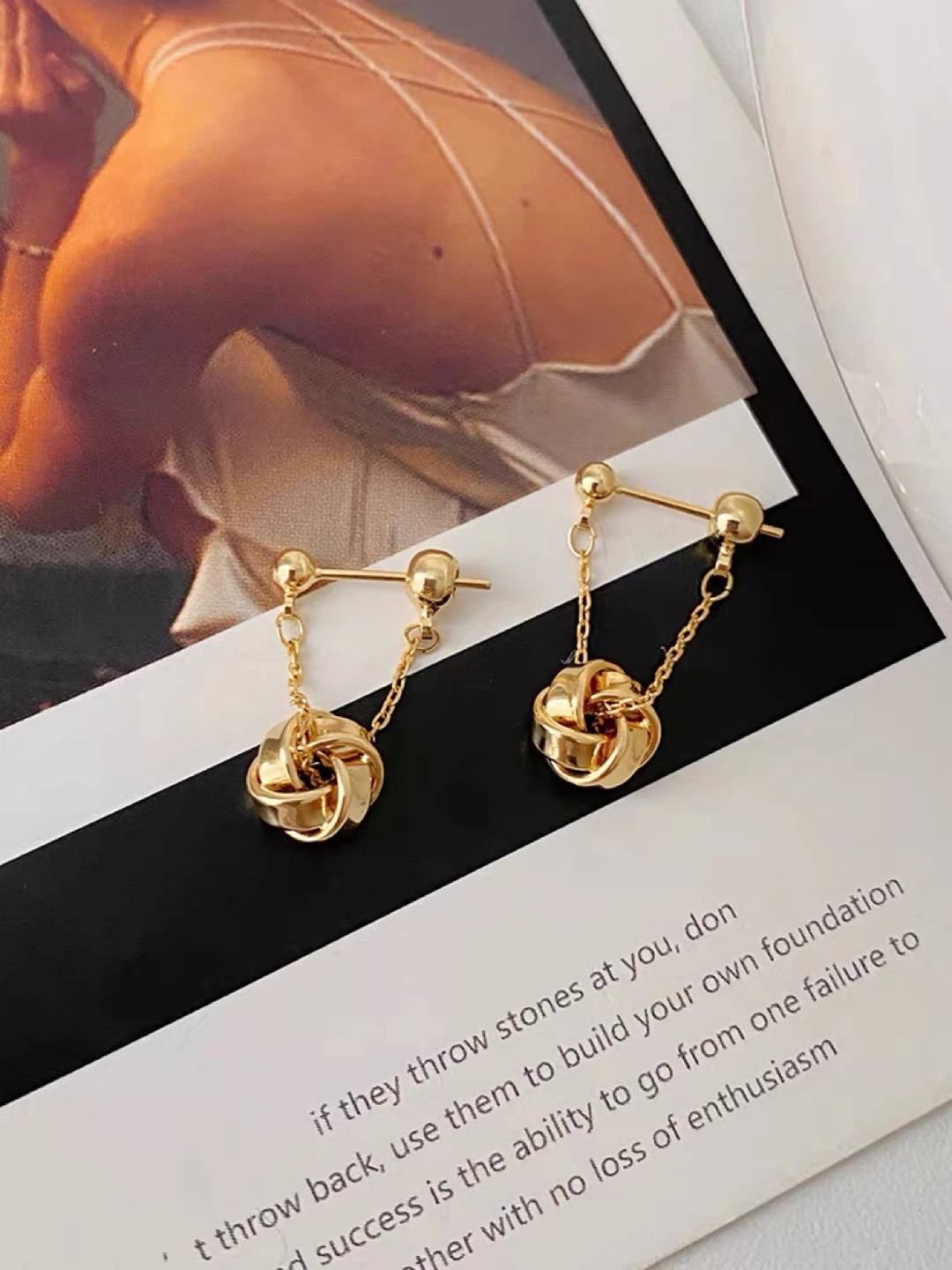 Gold-tone knot drop earrings - photo 2