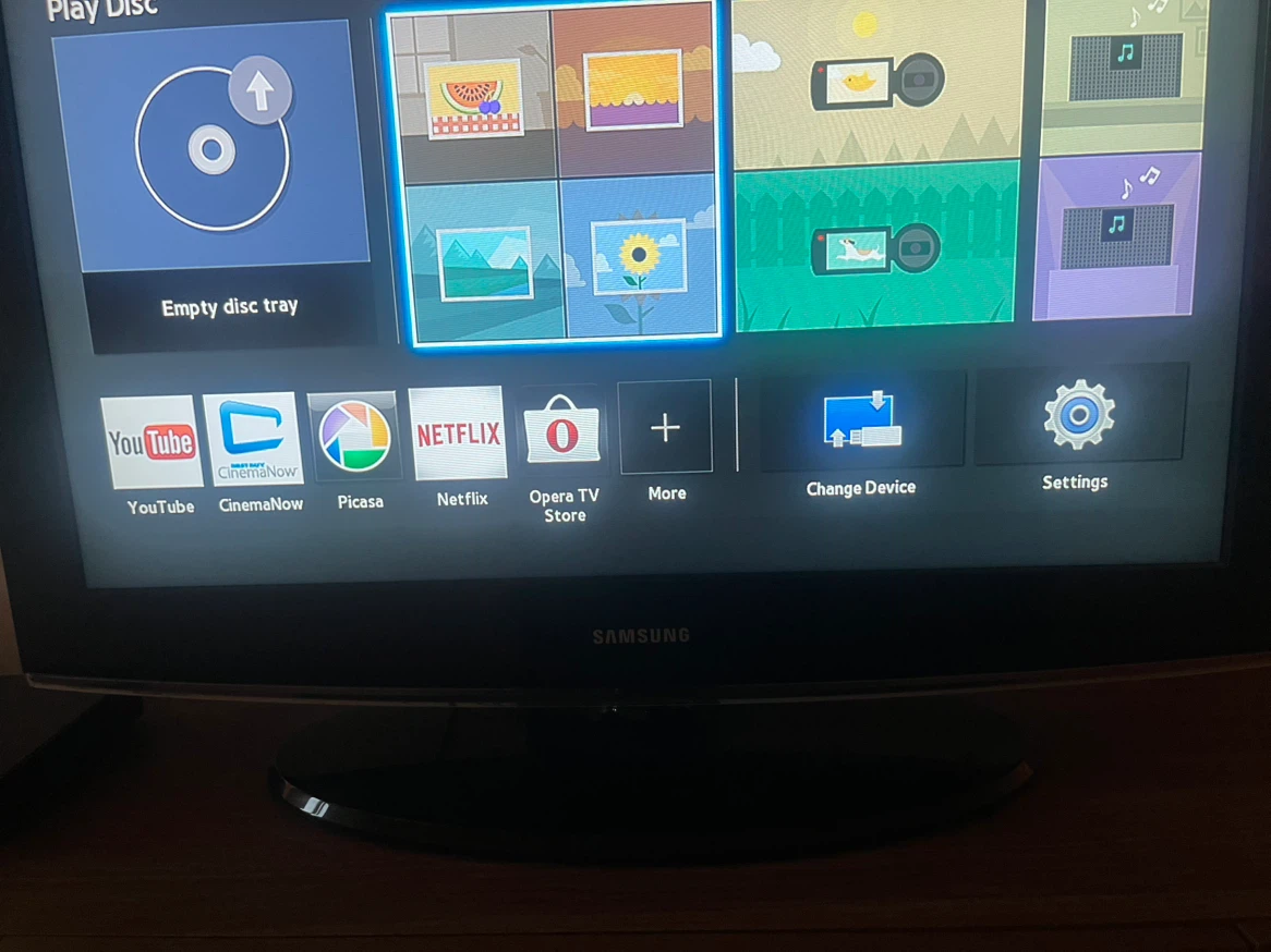Samsung Flat Screen TV - photo 2