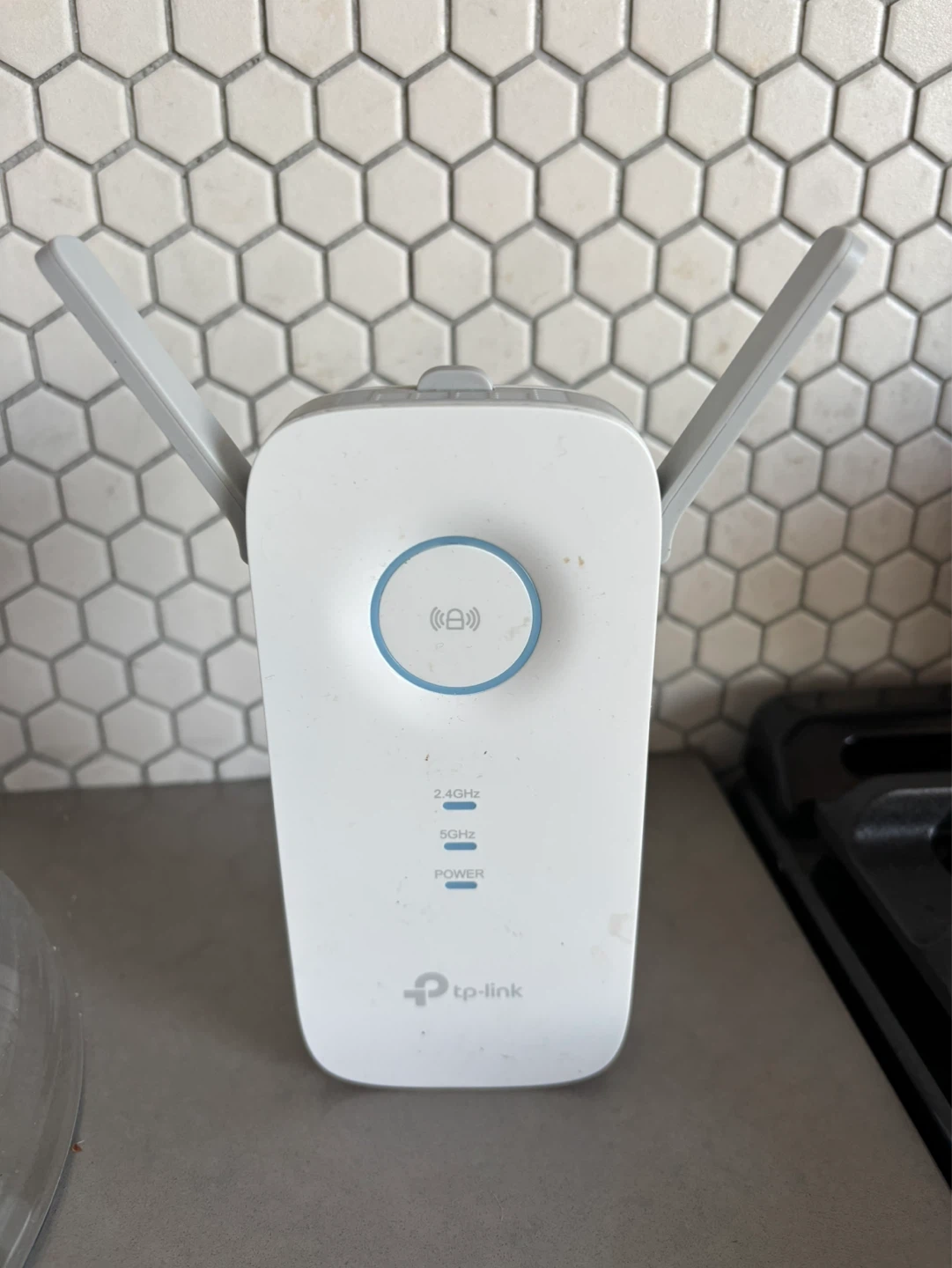 AC1750 WiFi Range Extender - photo 2