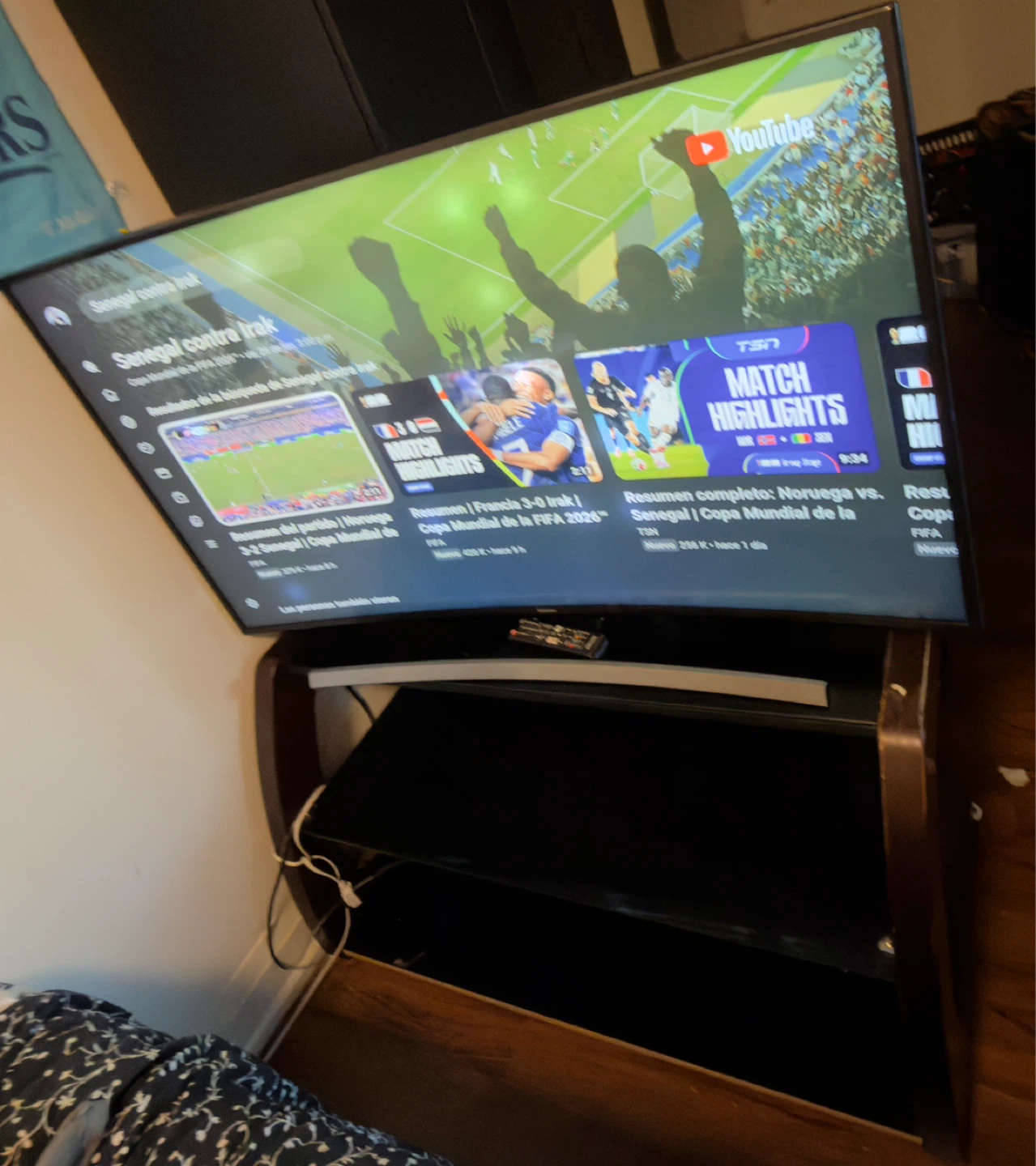 Curved samsungTV - photo 2