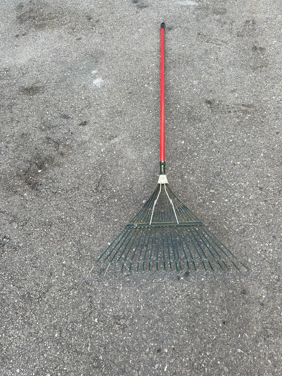 Adjustable Leaf Rake - photo 2