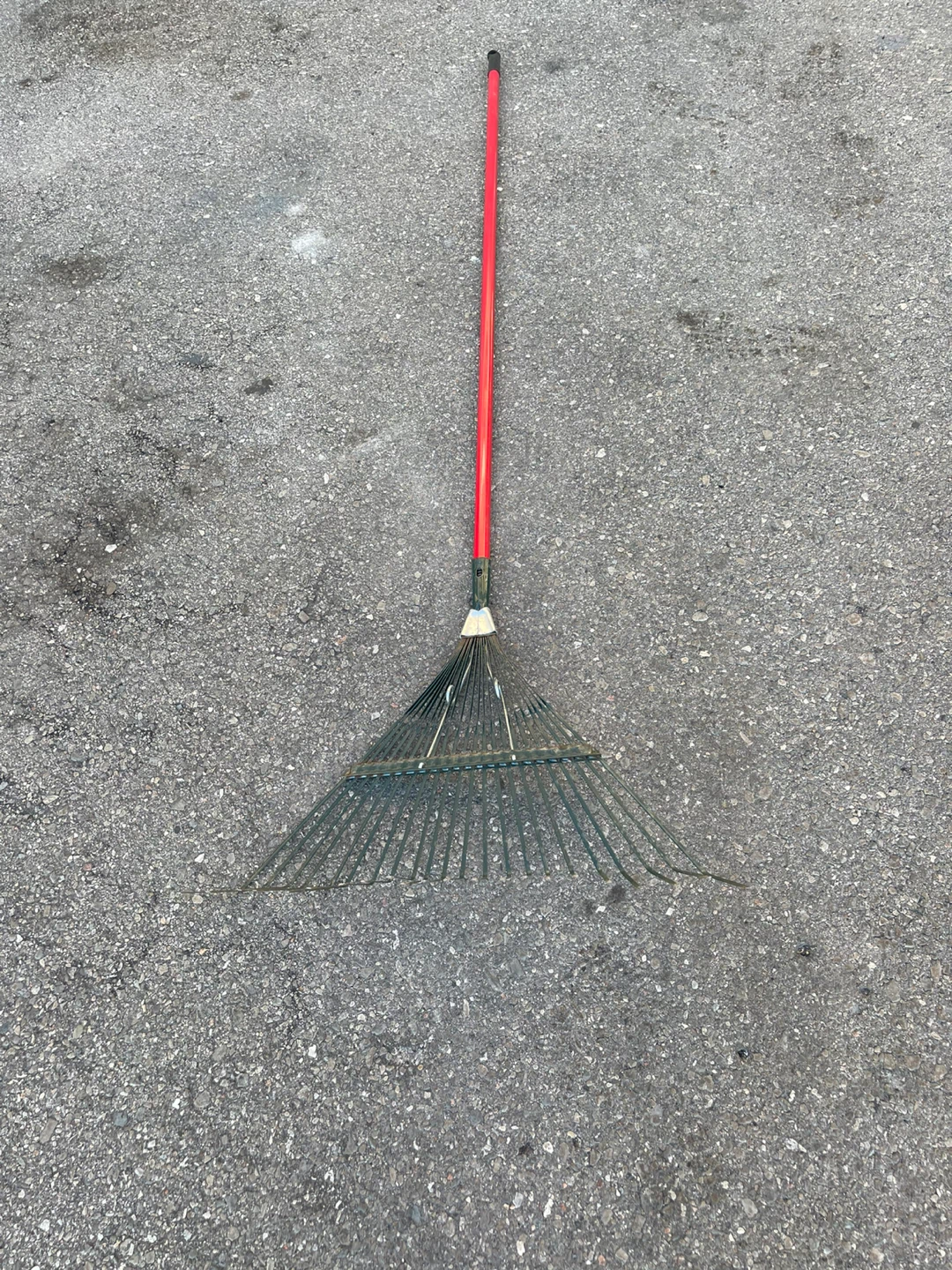 Adjustable Leaf Rake - photo 3