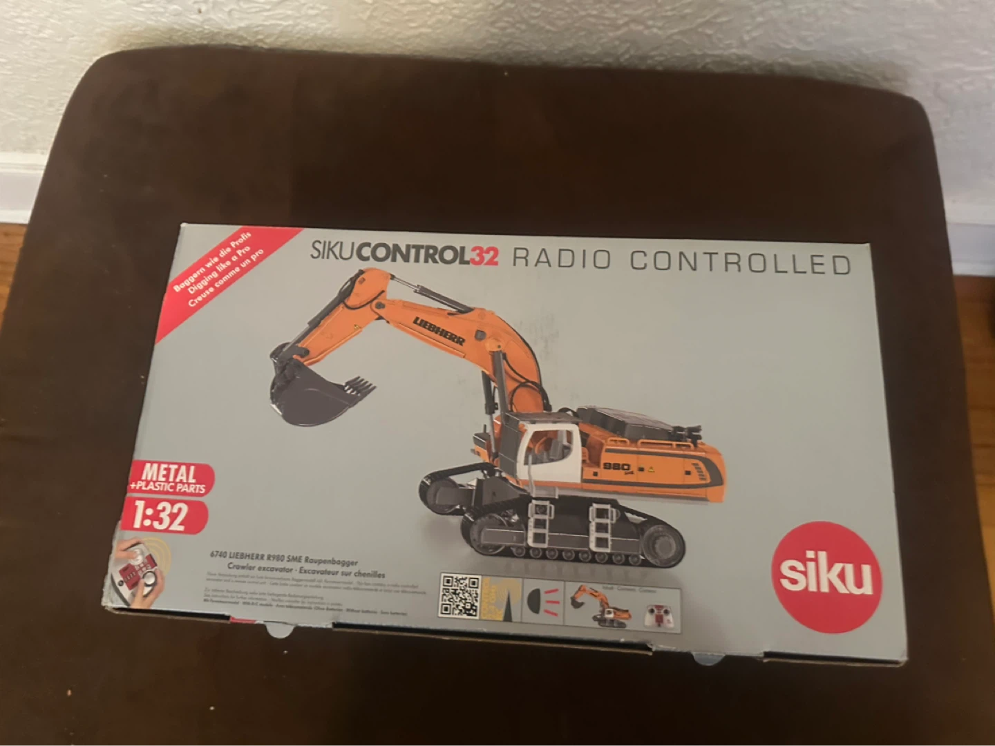 Siku Control 32 Radio Controlled Liebherr 980 Excavator 1:32