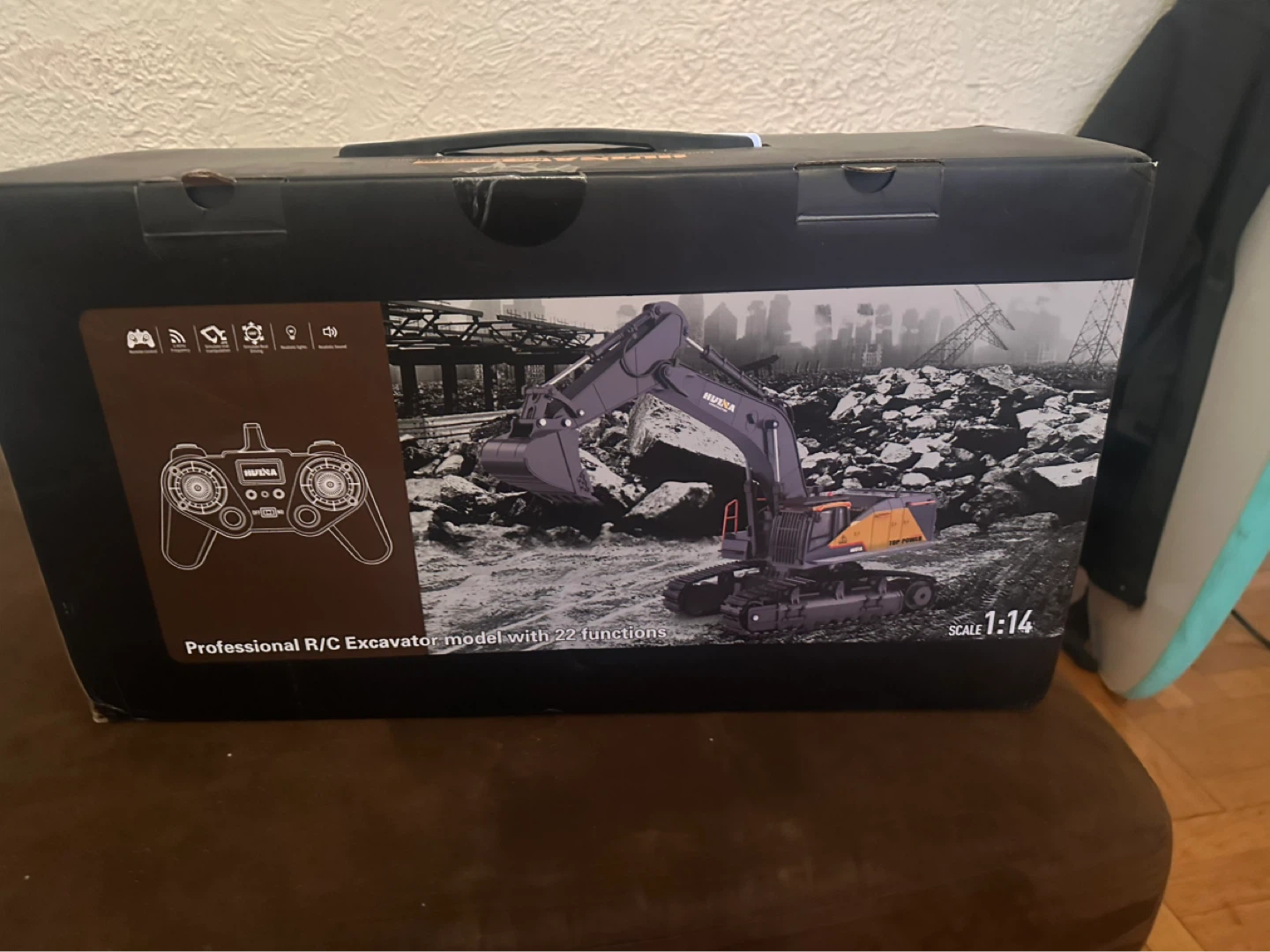 Hui Na Toys RC Excavator 1:14 Scale