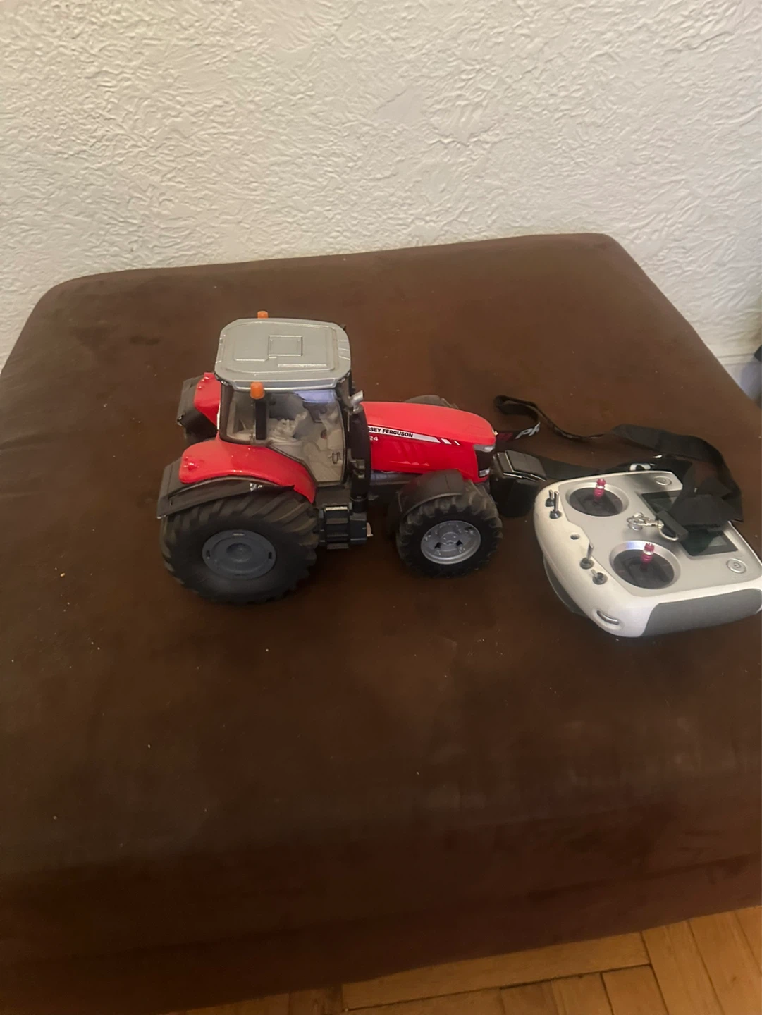 Massey Ferguson Remote Control Tractor with Battery and Remote - photo 2