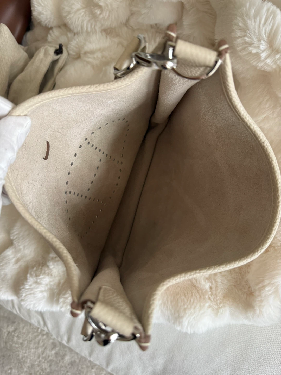 White Leather Crossbody Bag with Scarves - photo 2