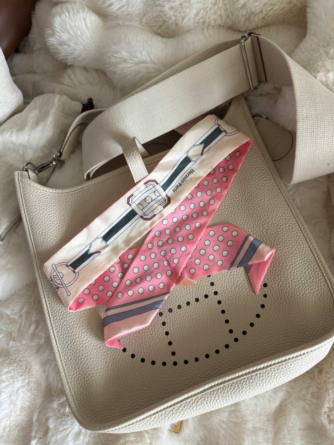 White Leather Crossbody Bag with Scarves - photo 5