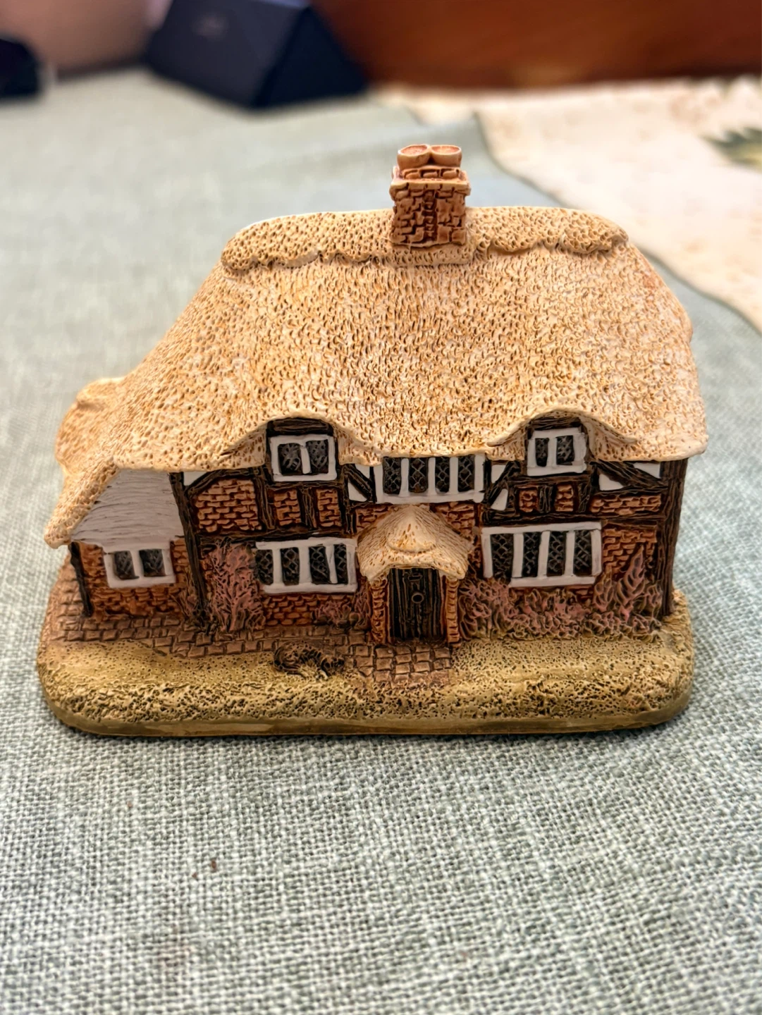 Vintage Lilliput Lane Honeysuckle Cottage - photo 2