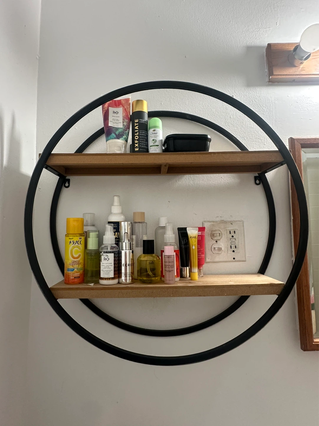 Round shelf