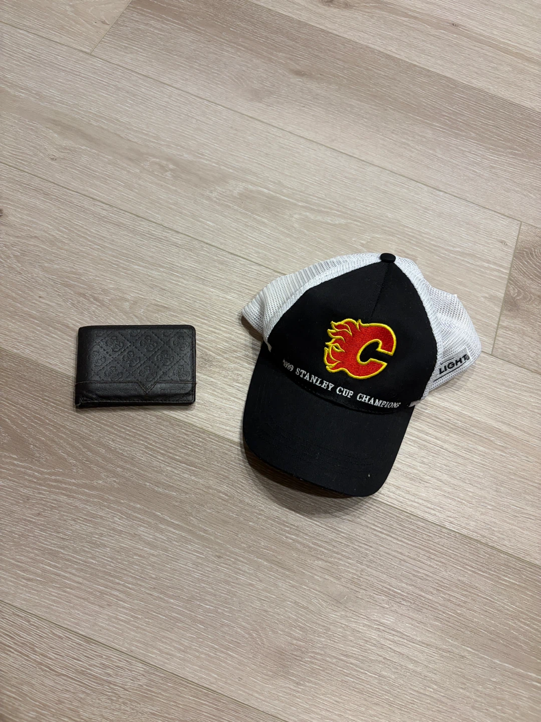 Free- hat & wallet