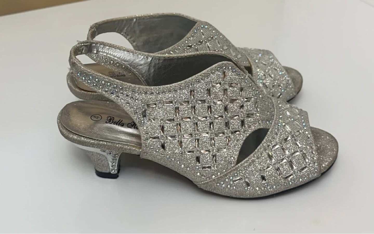 Rhinestone Heel Silver Sandals Kids size 4 - photo 4