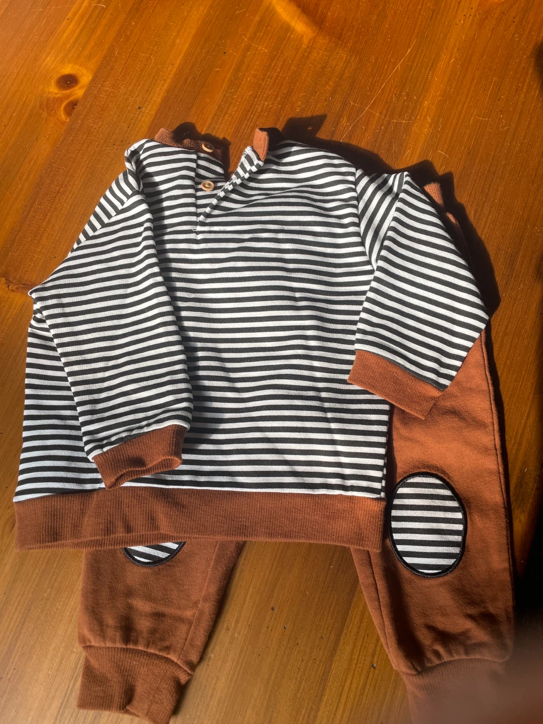 Baby’s Striped Outfit - photo 2