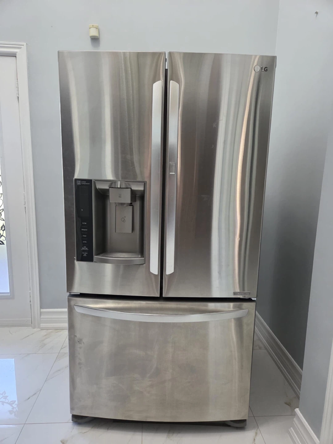 LG Stainless Steel French Door Refrigerator with Bottom Freezer