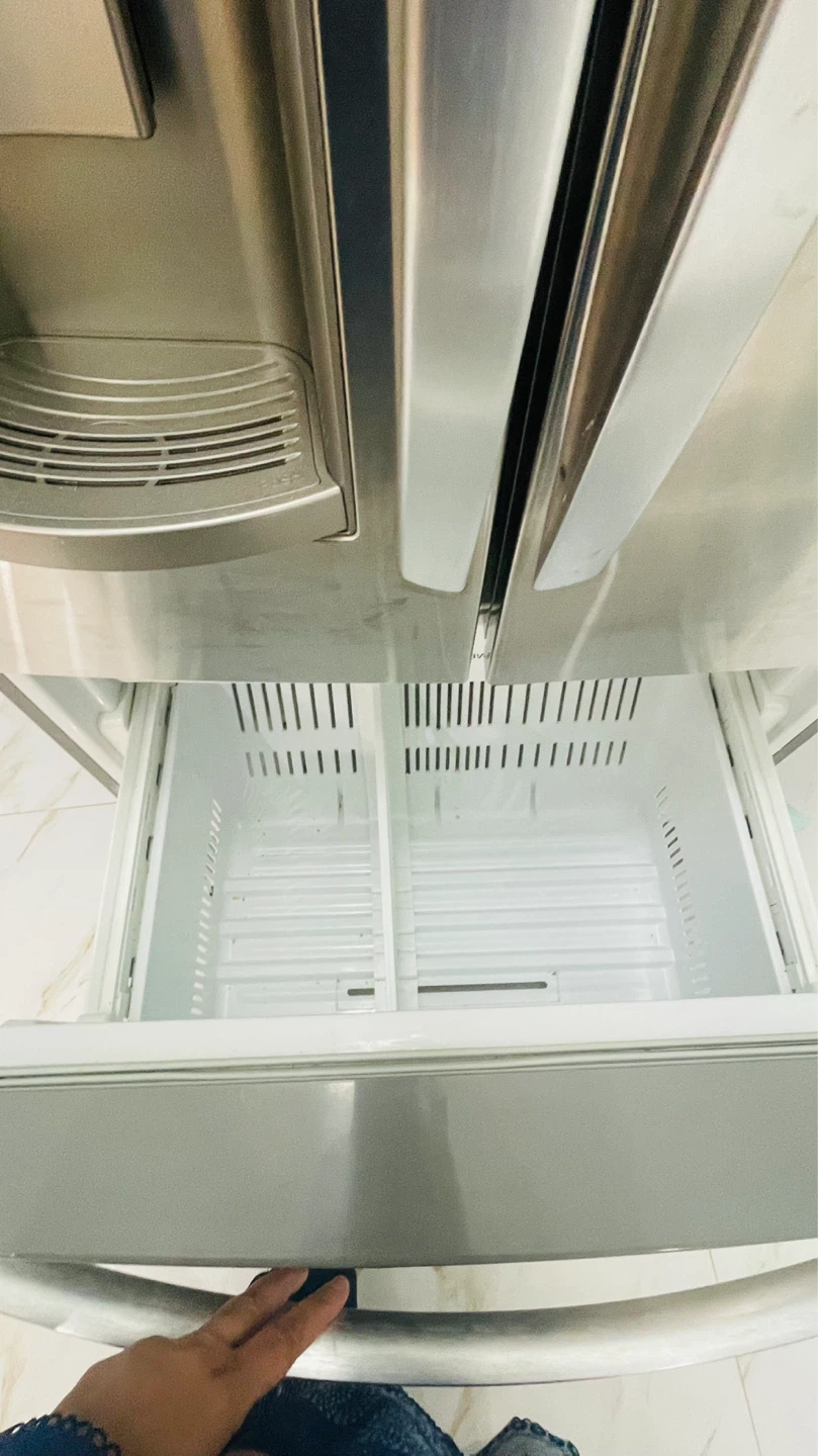 LG Stainless Steel French Door Refrigerator with Bottom Freezer - photo 5