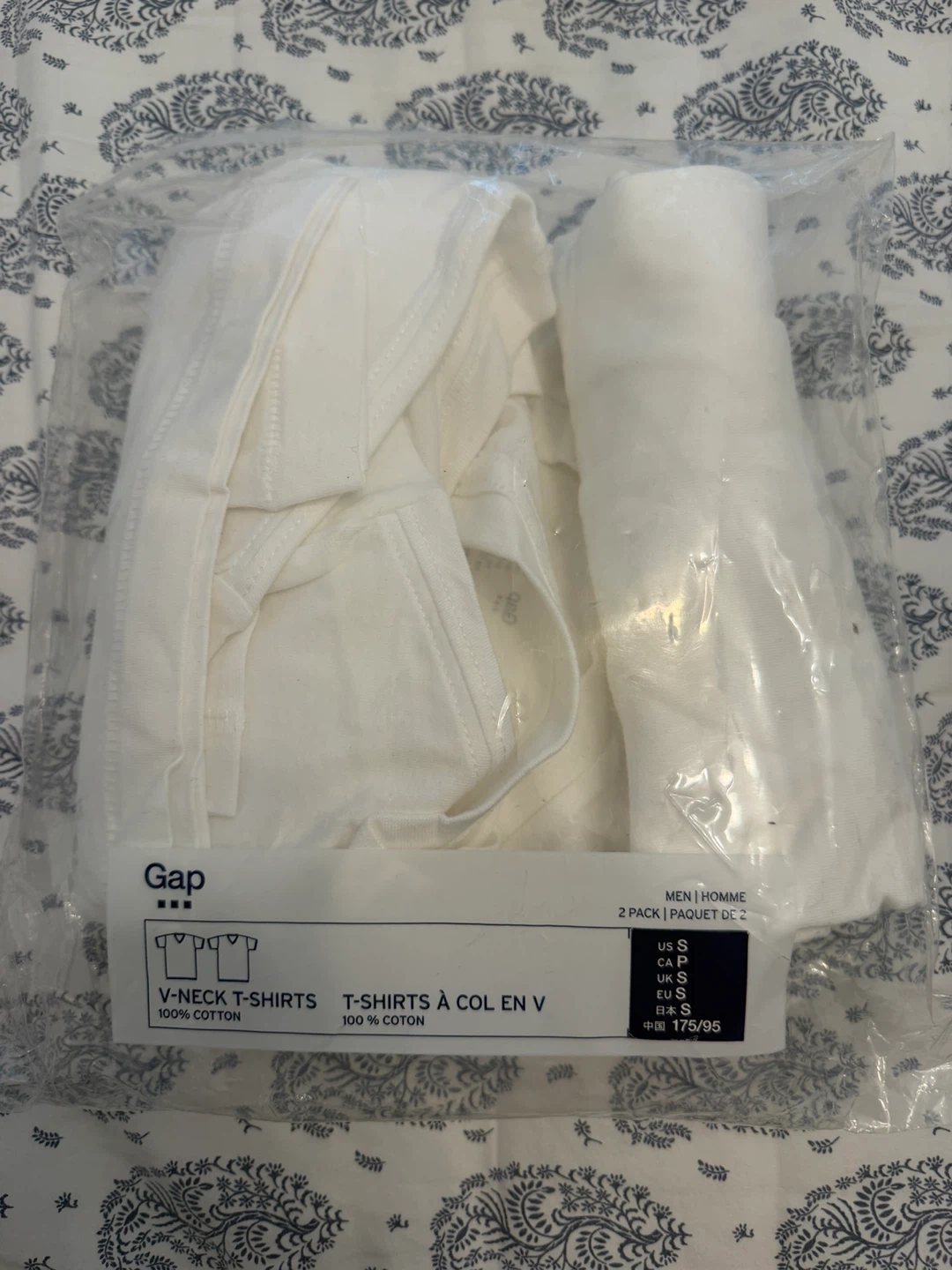 Gap Men's White V-Neck T-Shirts - Size S (2 Pack) - photo 2