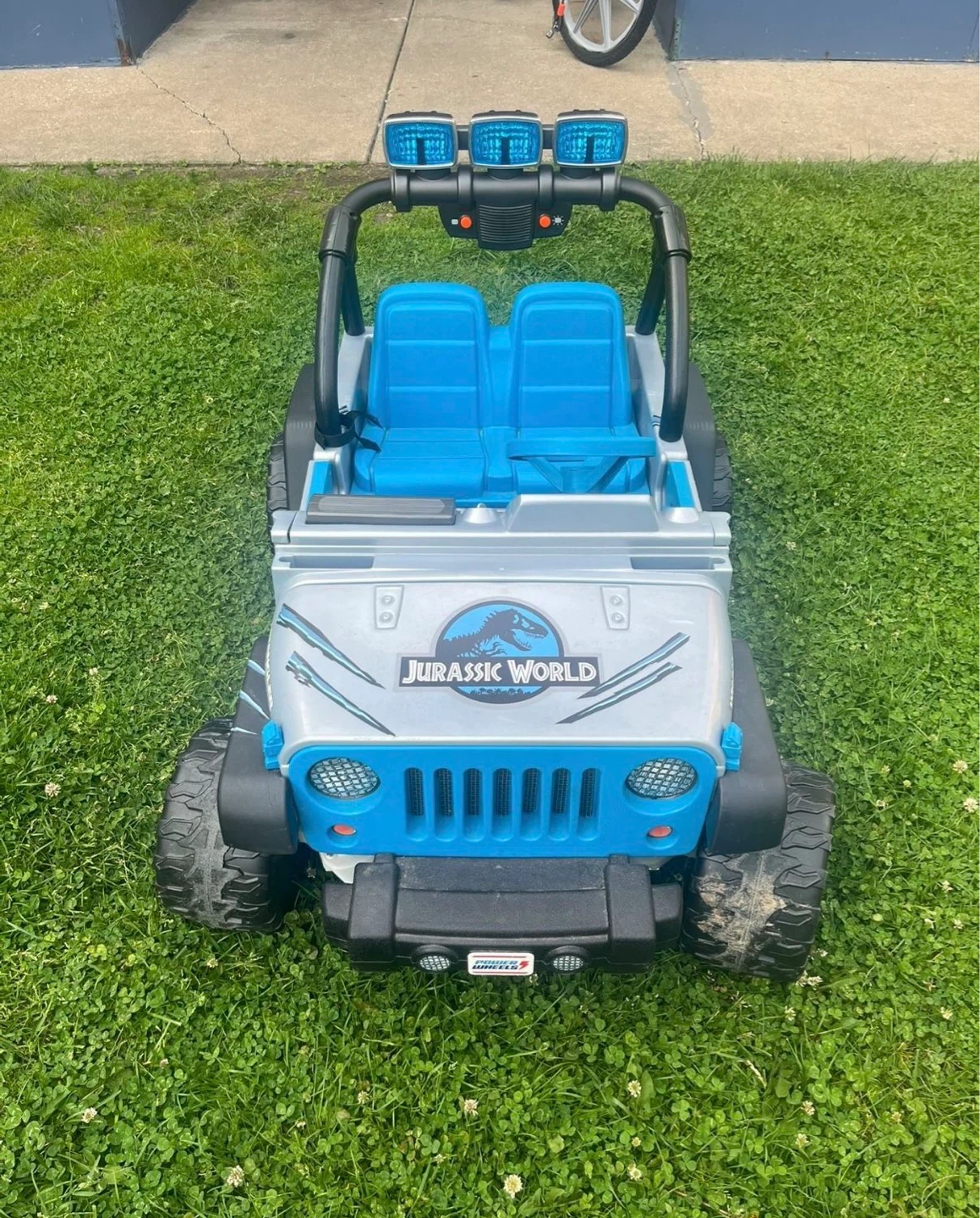 Jurassic World Jeep Wrangler Power Wheels Ride-On Toy - photo 4