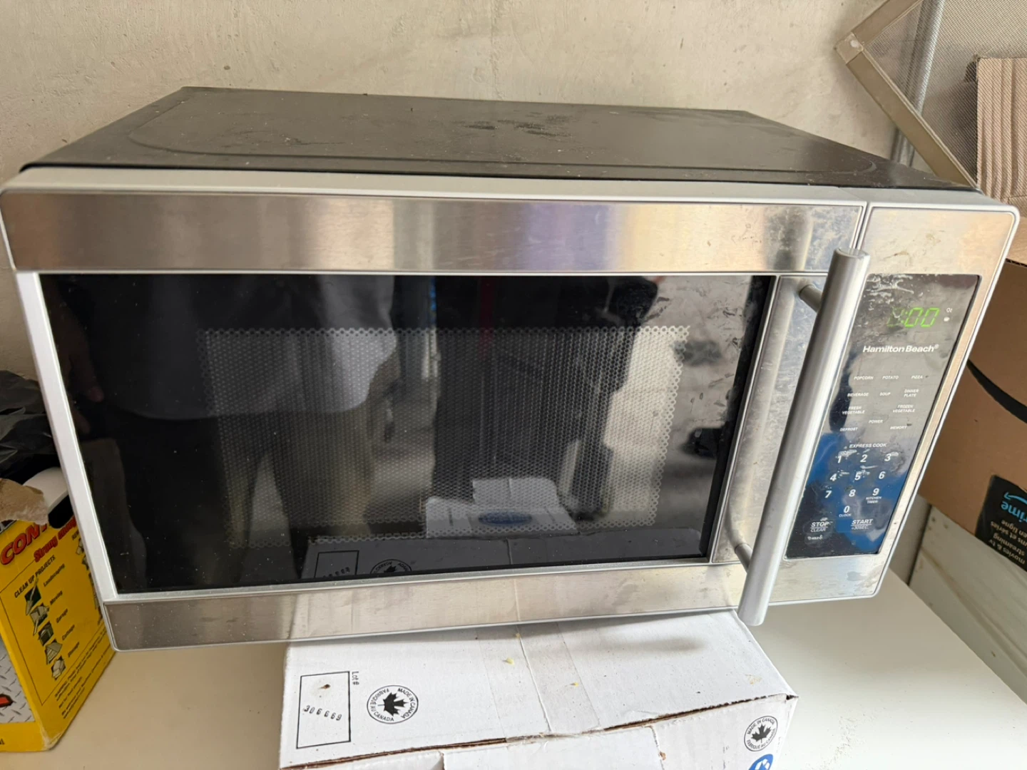 Hamilton Beach Microwave - photo 2