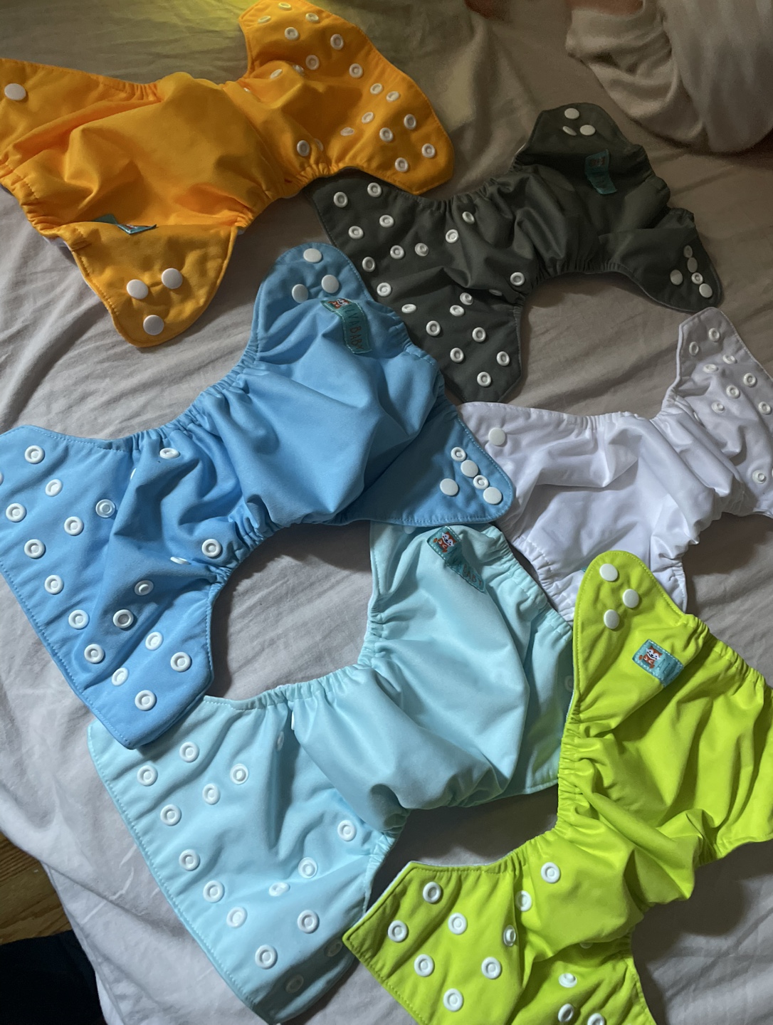 6 Cloth Diapers with 12 Microfiber Inserts - photo 3