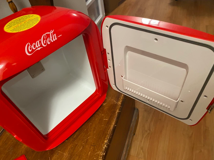 Coca-Cola Mini Fridge - photo 2