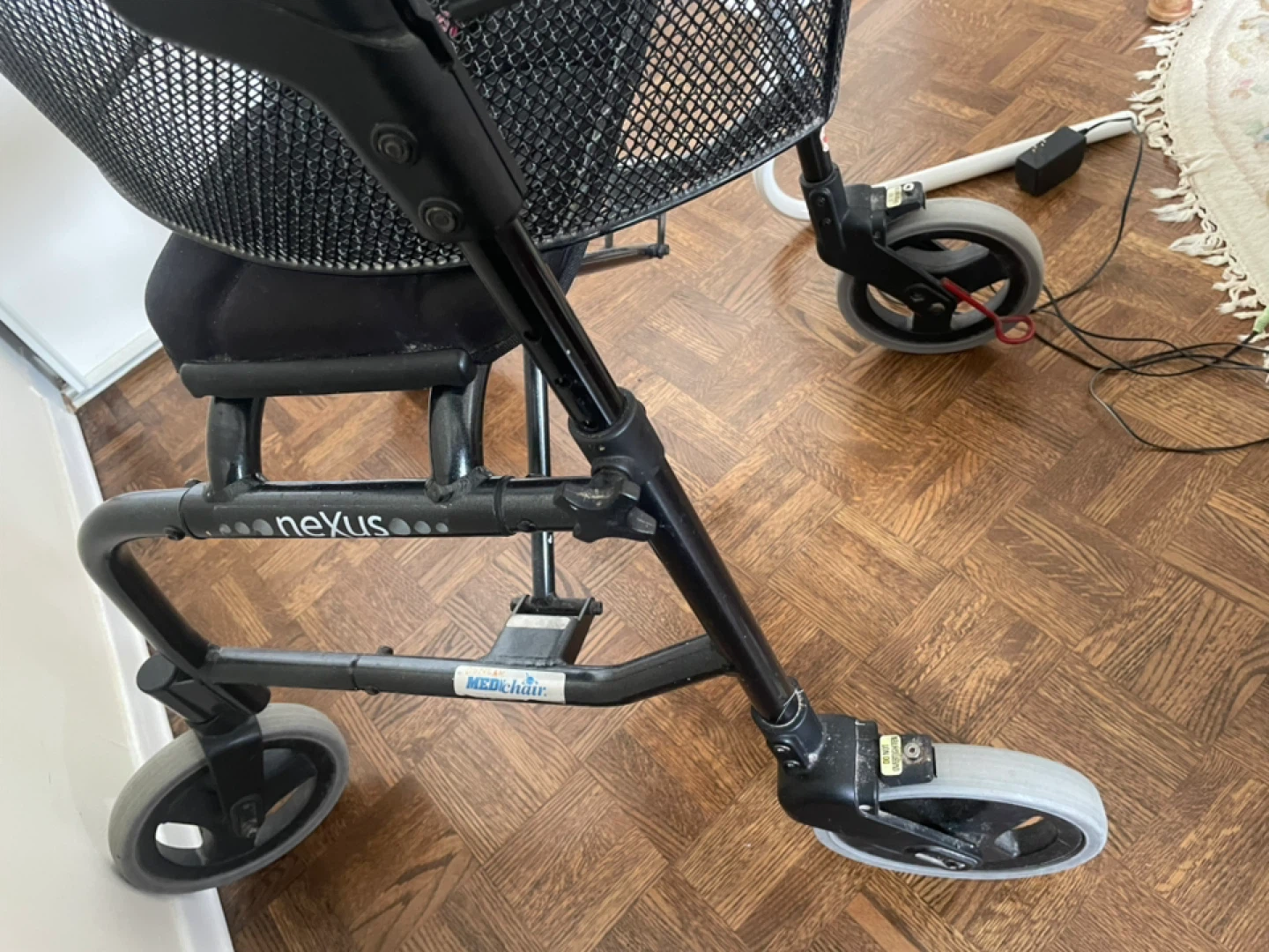 Nexus Walker with Seat and Basket - photo 2