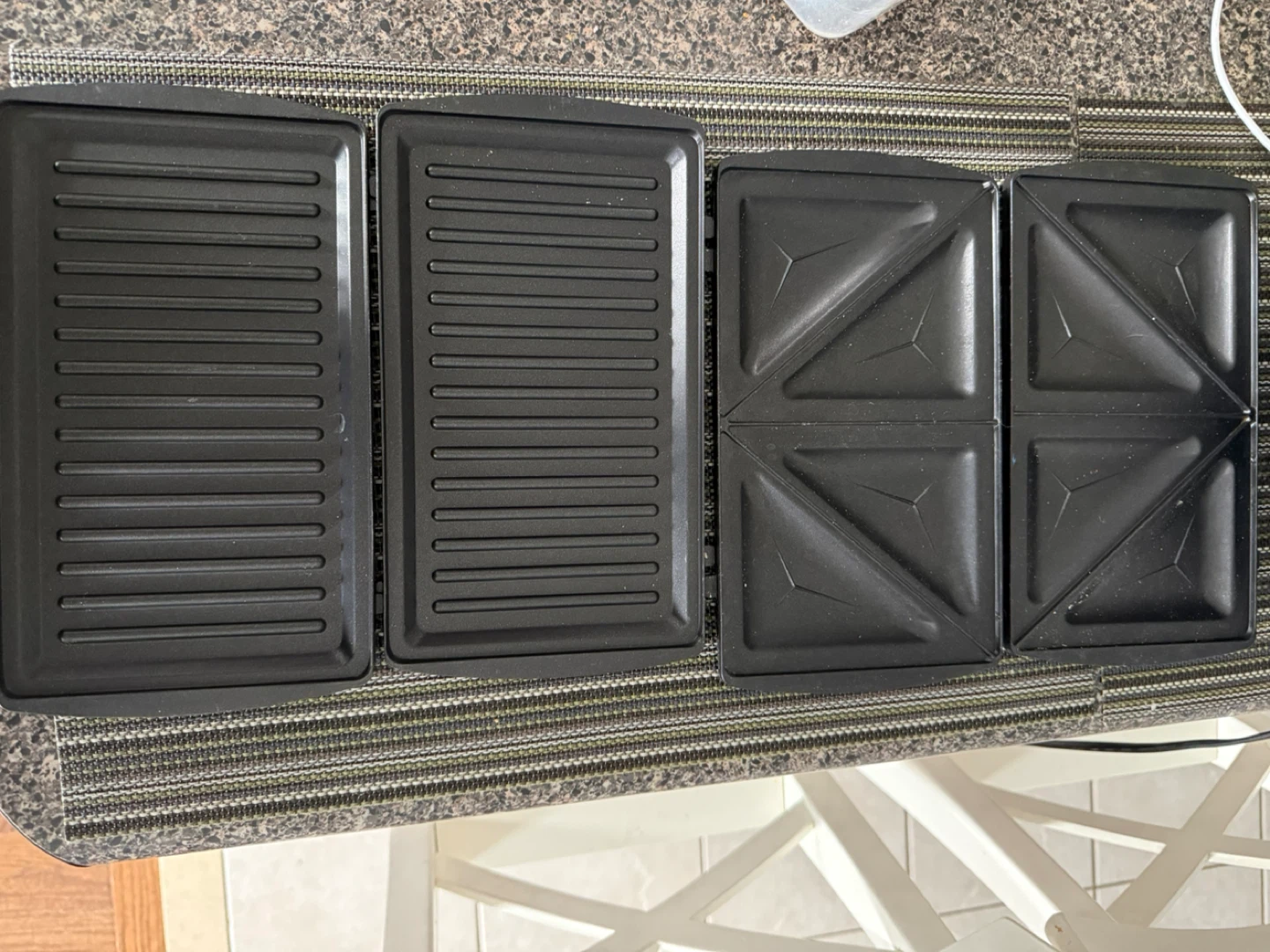 Salton Sandwich, Grill & Waffle Maker