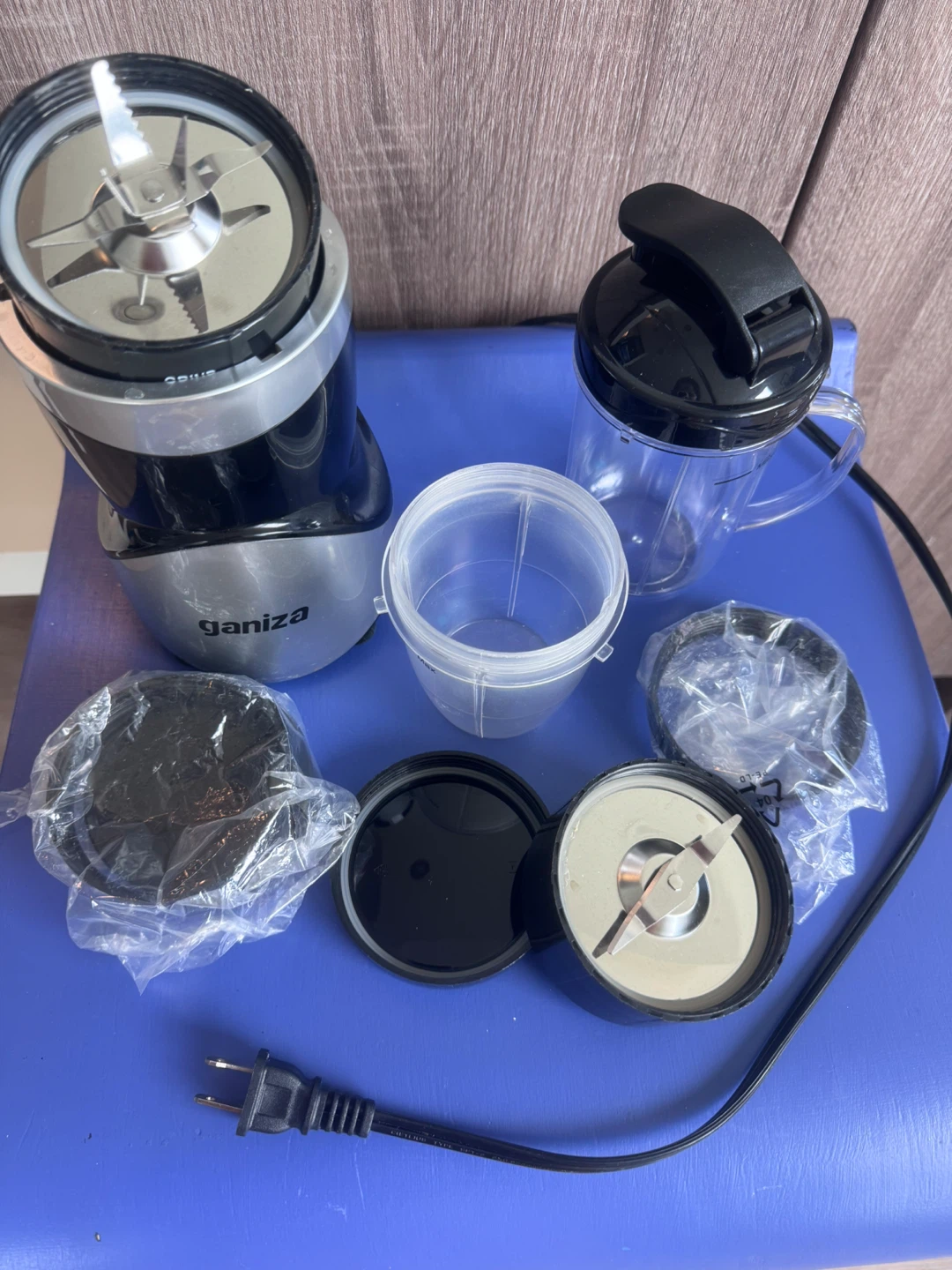 FREE KITCHEN THINGS + Blender - photo 2