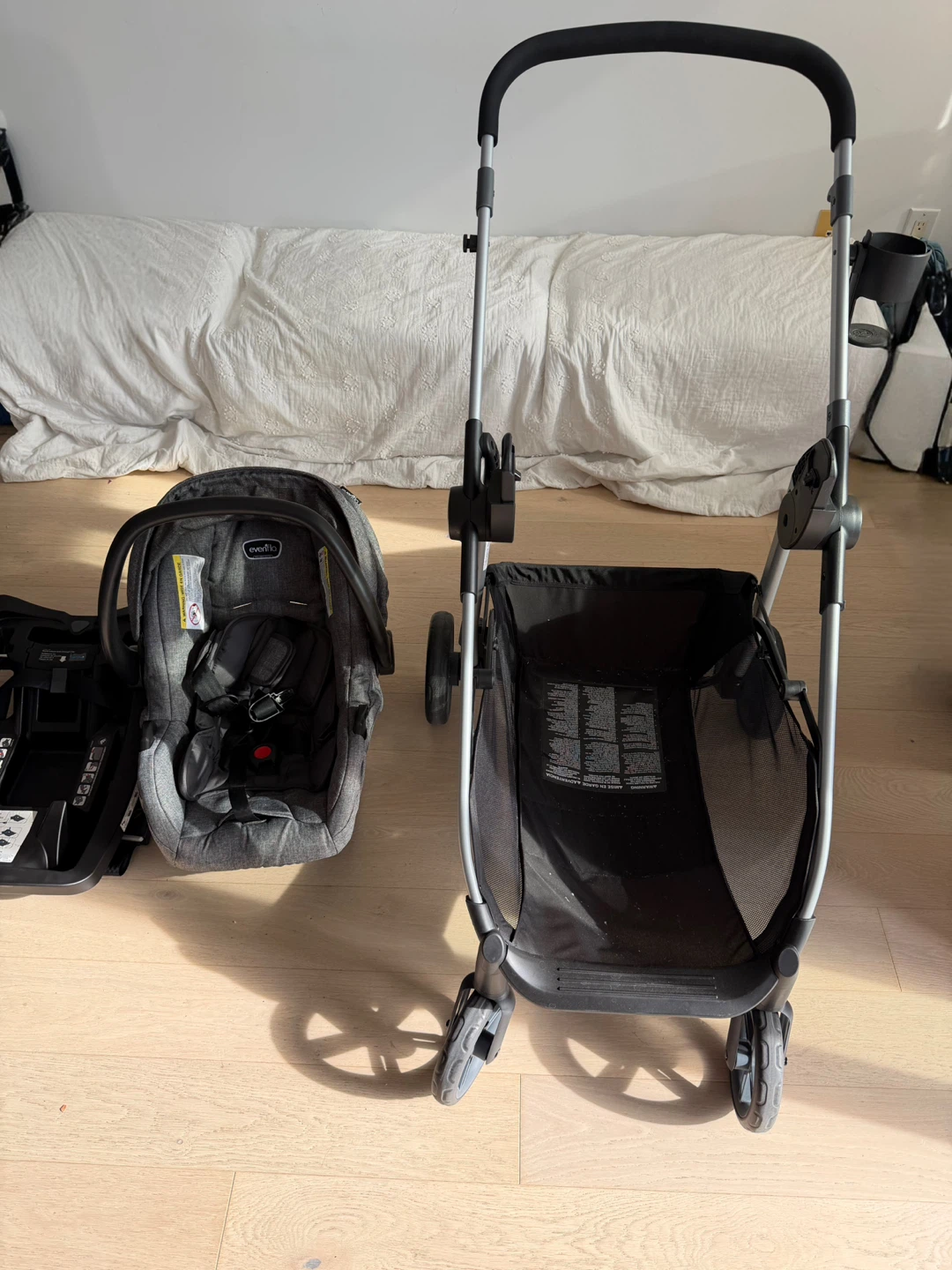 Evenflo Car Seat and Stroller Combo - photo 2