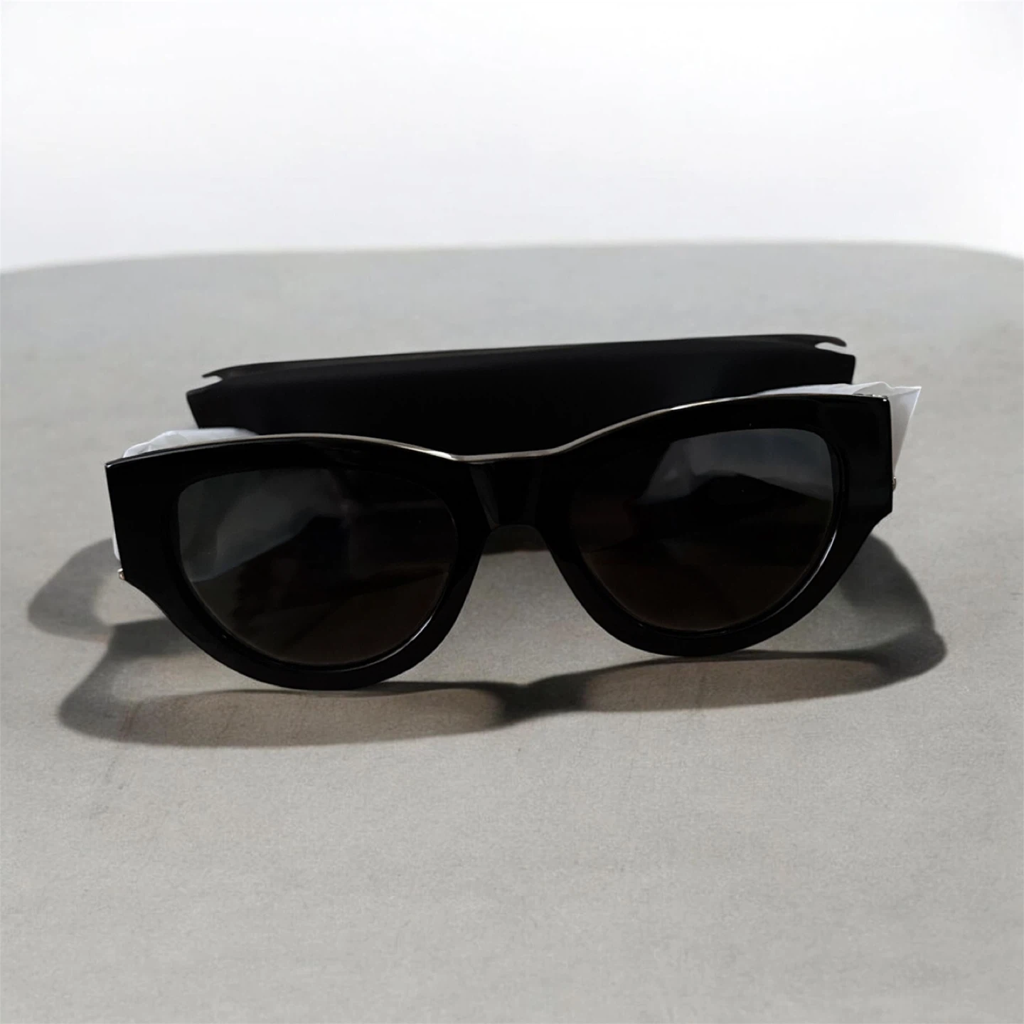 Saint Laurent Black Cat-Eye Sunglasses - photo 2