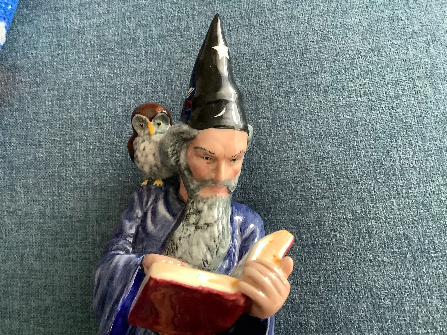 Royal Doulton’s Figurine “The Wizard” - photo 3