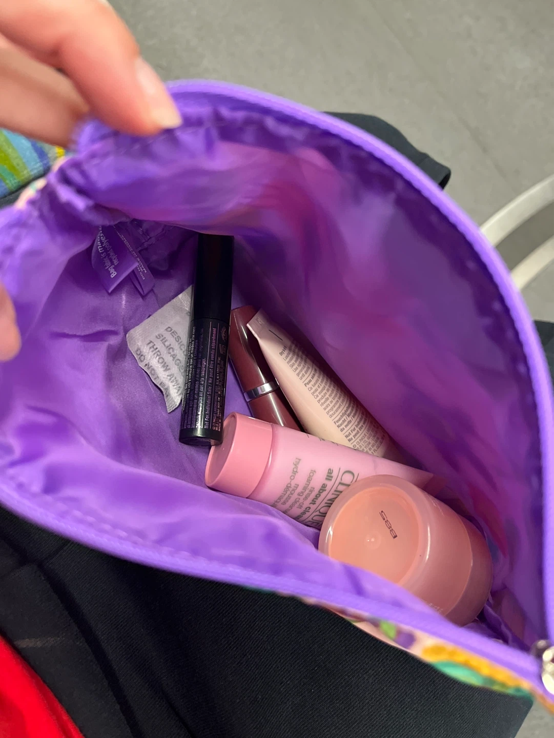 Clinique Floral Cosmetic Bag & Mini Skincare Set - photo 3