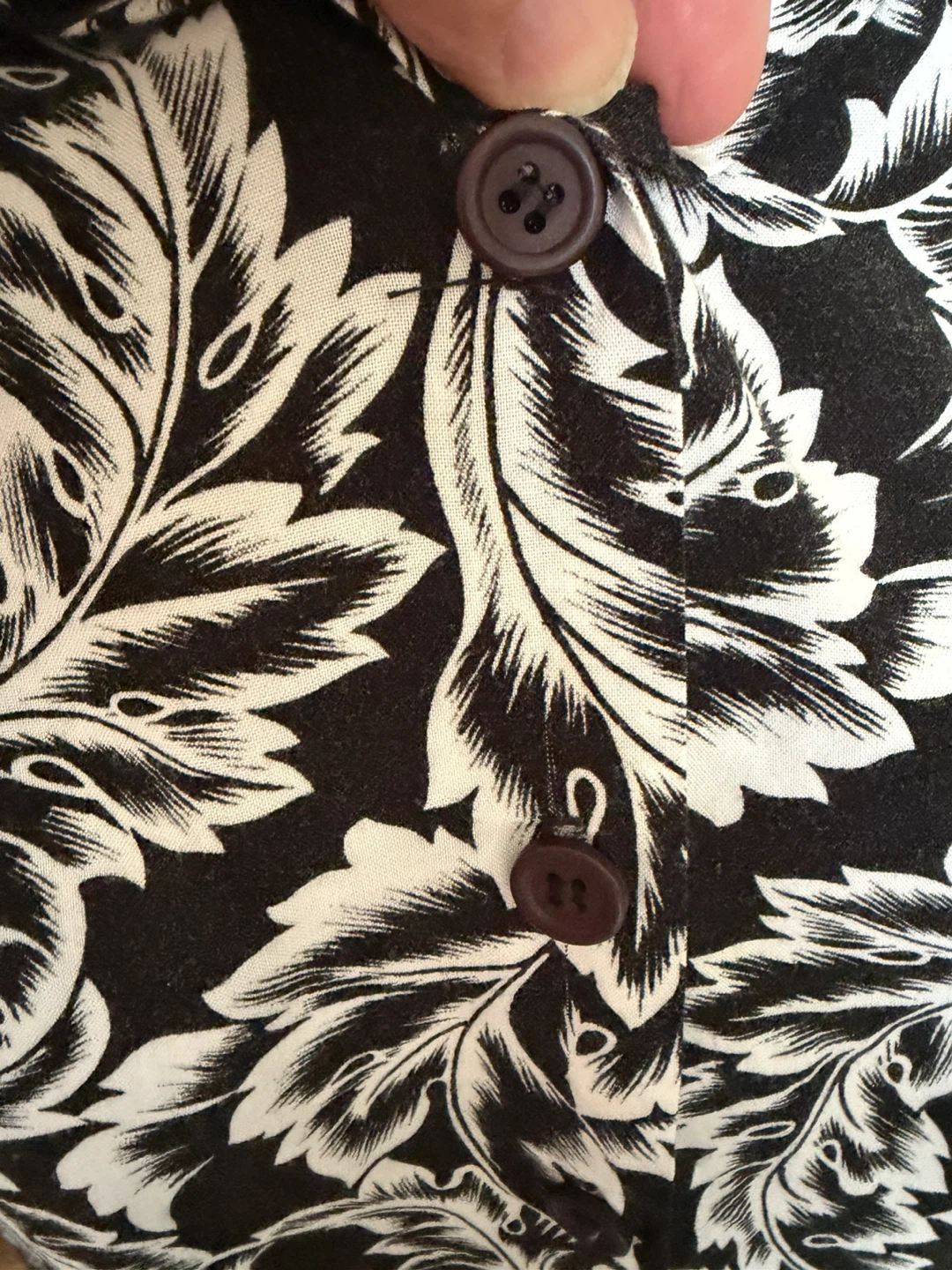 California Krush Black & White Floral Short Sleeve Shirt Size 44 - photo 3
