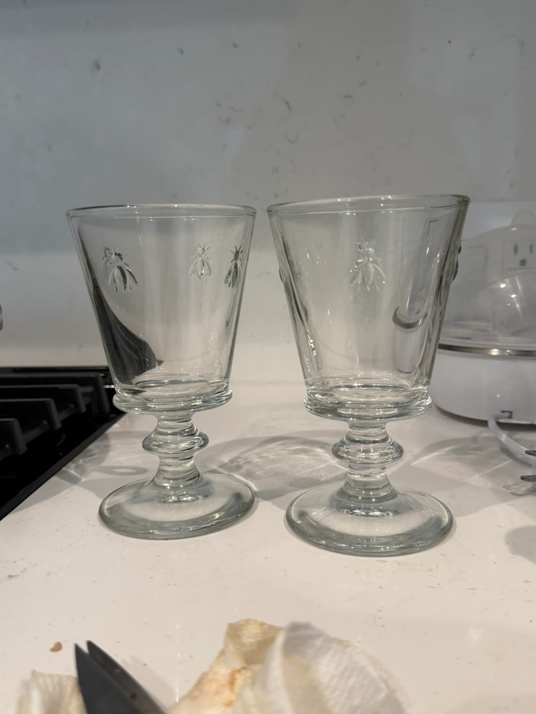 Set of 2 Clear Glass Goblets with Bee Design - photo 3
