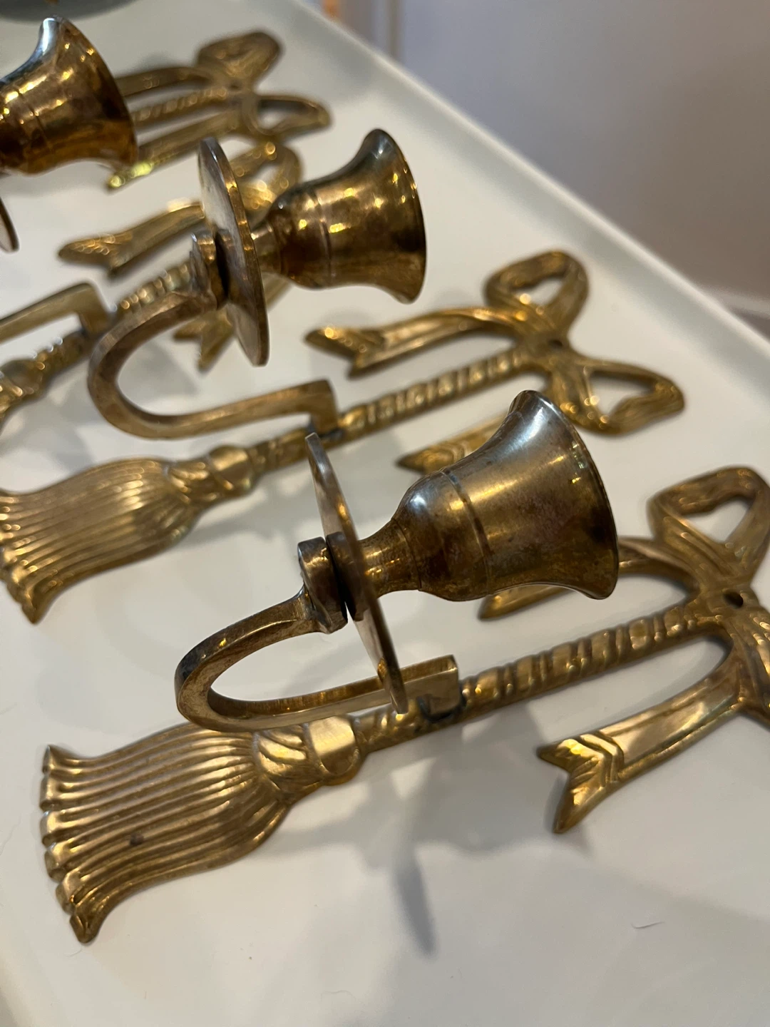 Set of 4 Vintage Brass Bow Candle Holders 🩷 - photo 3