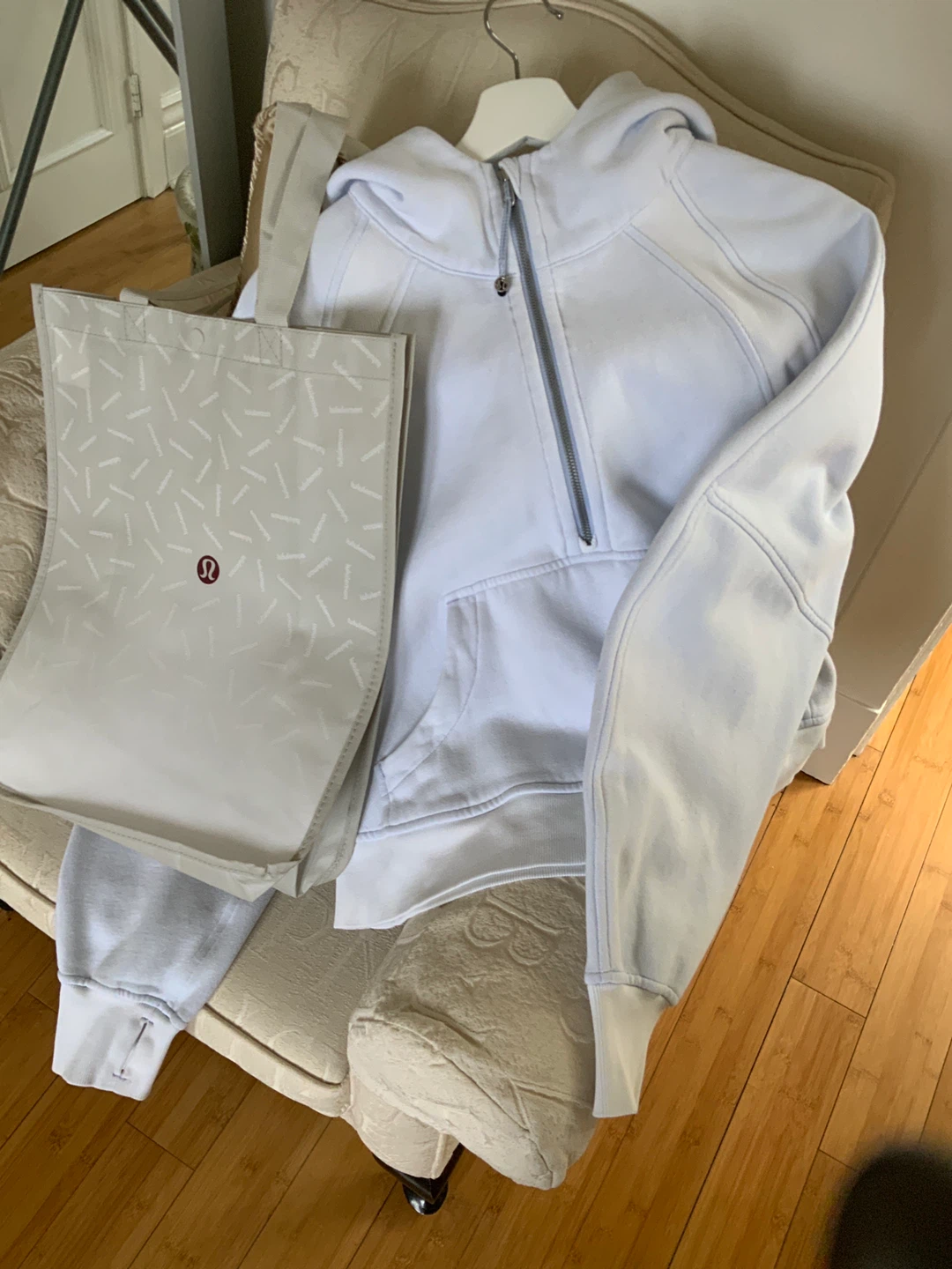 ⭐️Brand new tags on lululemon 1/2 zip Lavender hoodie⭐️