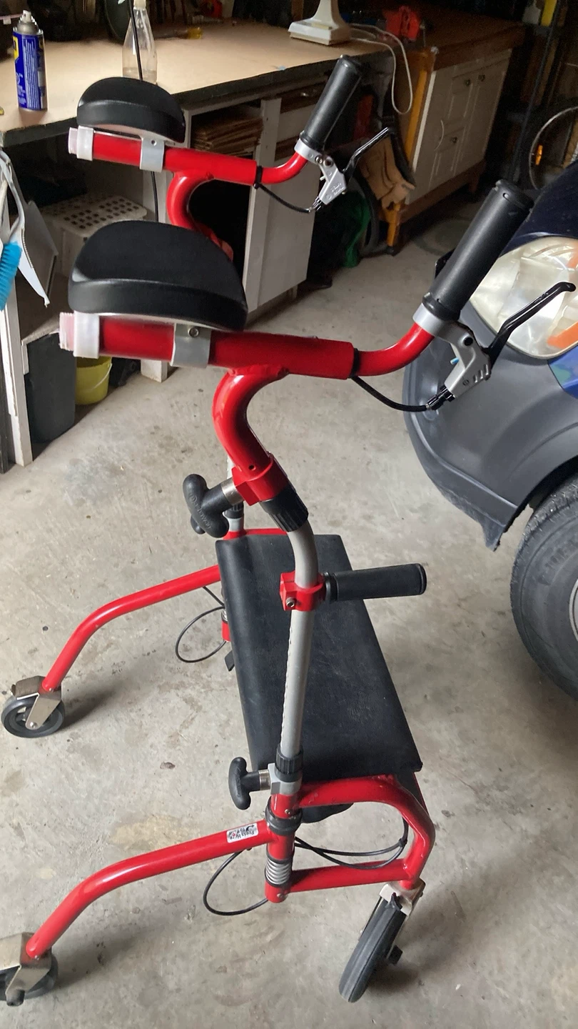 Upright Red Walker with Seat and Bag - photo 2