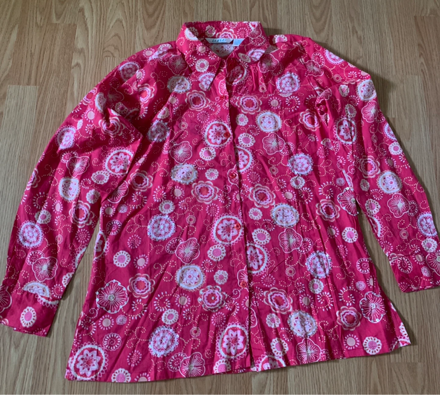 Uni Women's Red Floral Print Cotton Button-Up Shirt XL